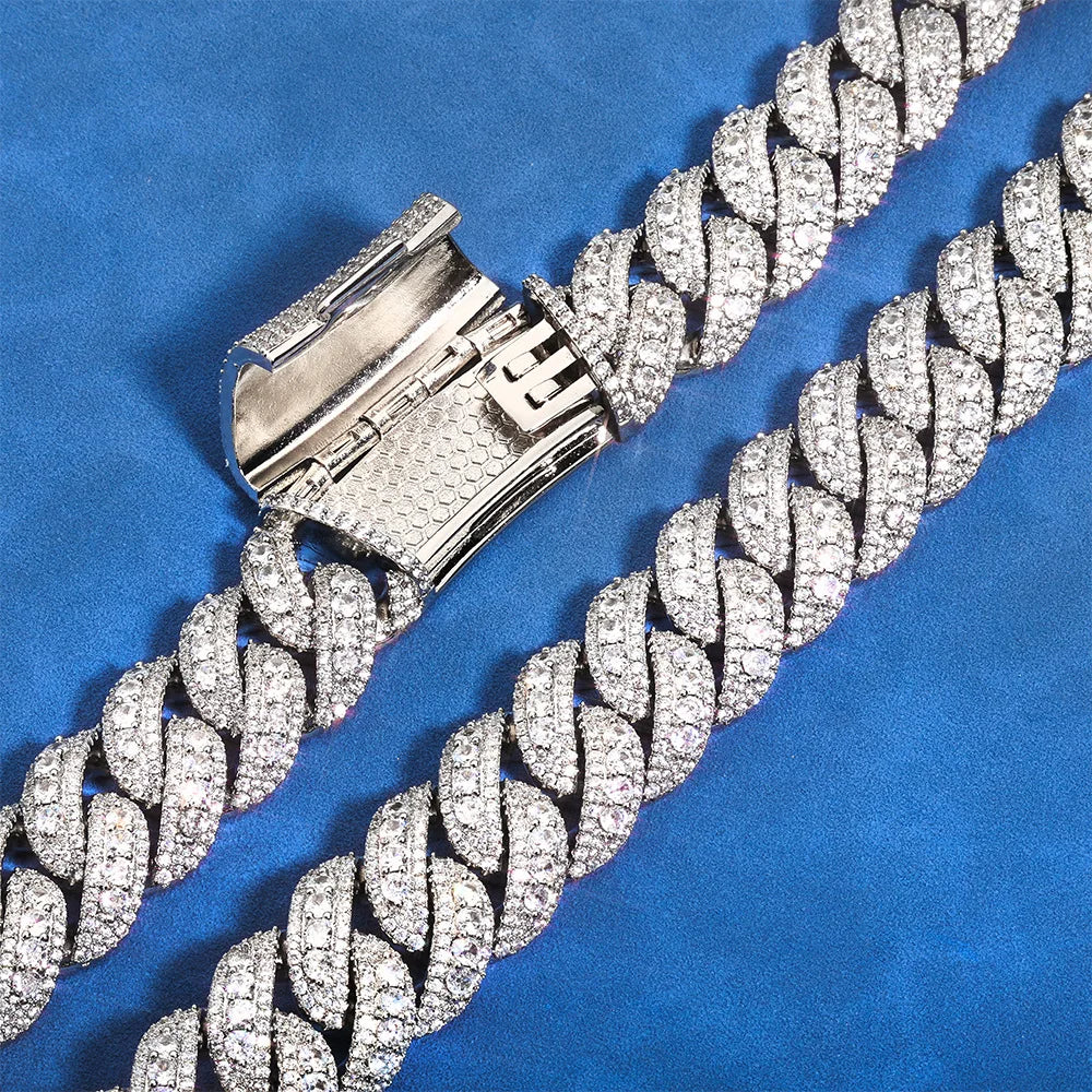 Clear artificial diamonds chain