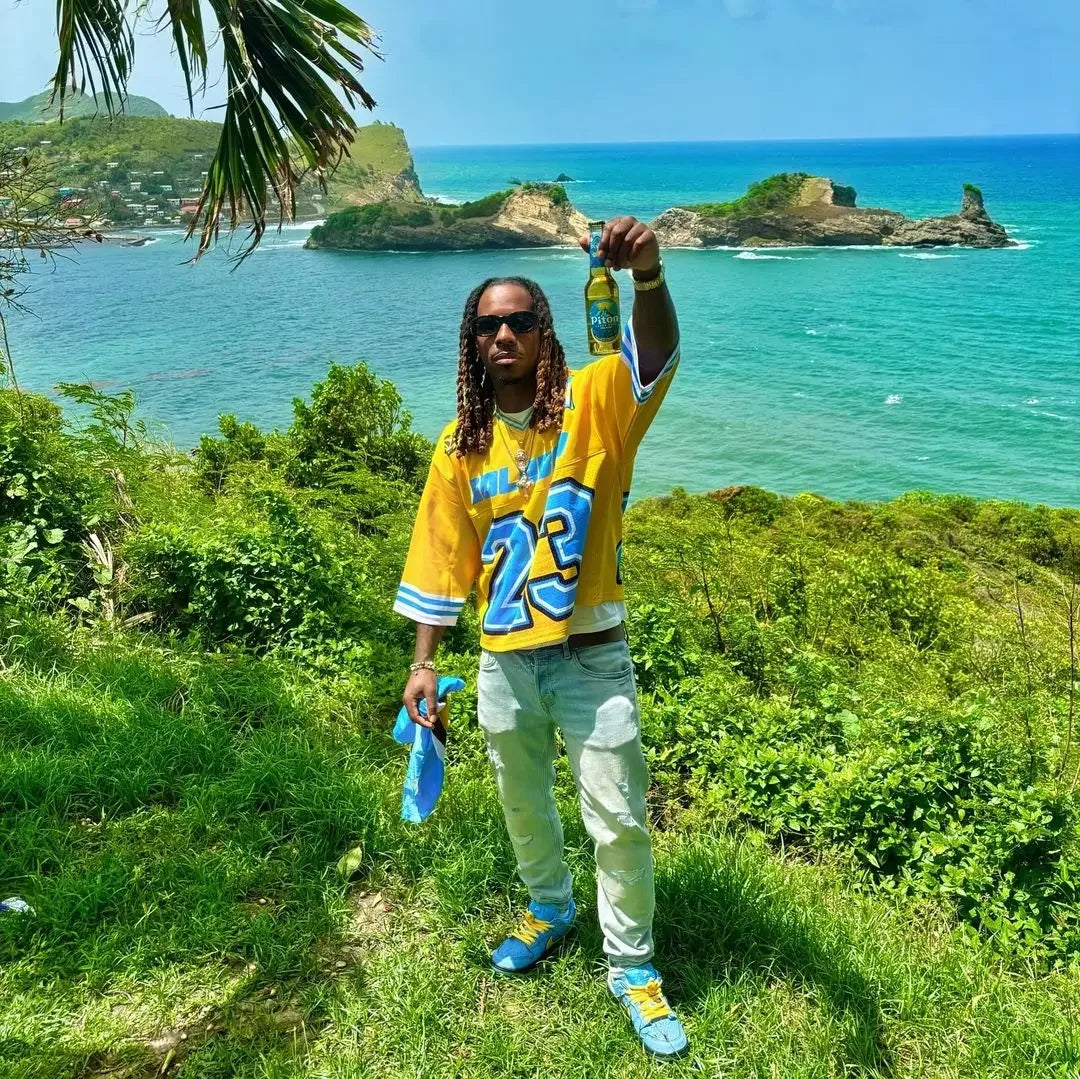 Hip Hop Men Monogrammed Jersey Yellow Character Design Pattern Vintage Couple Summer Leisure V Neck Breathable and Comfortable
