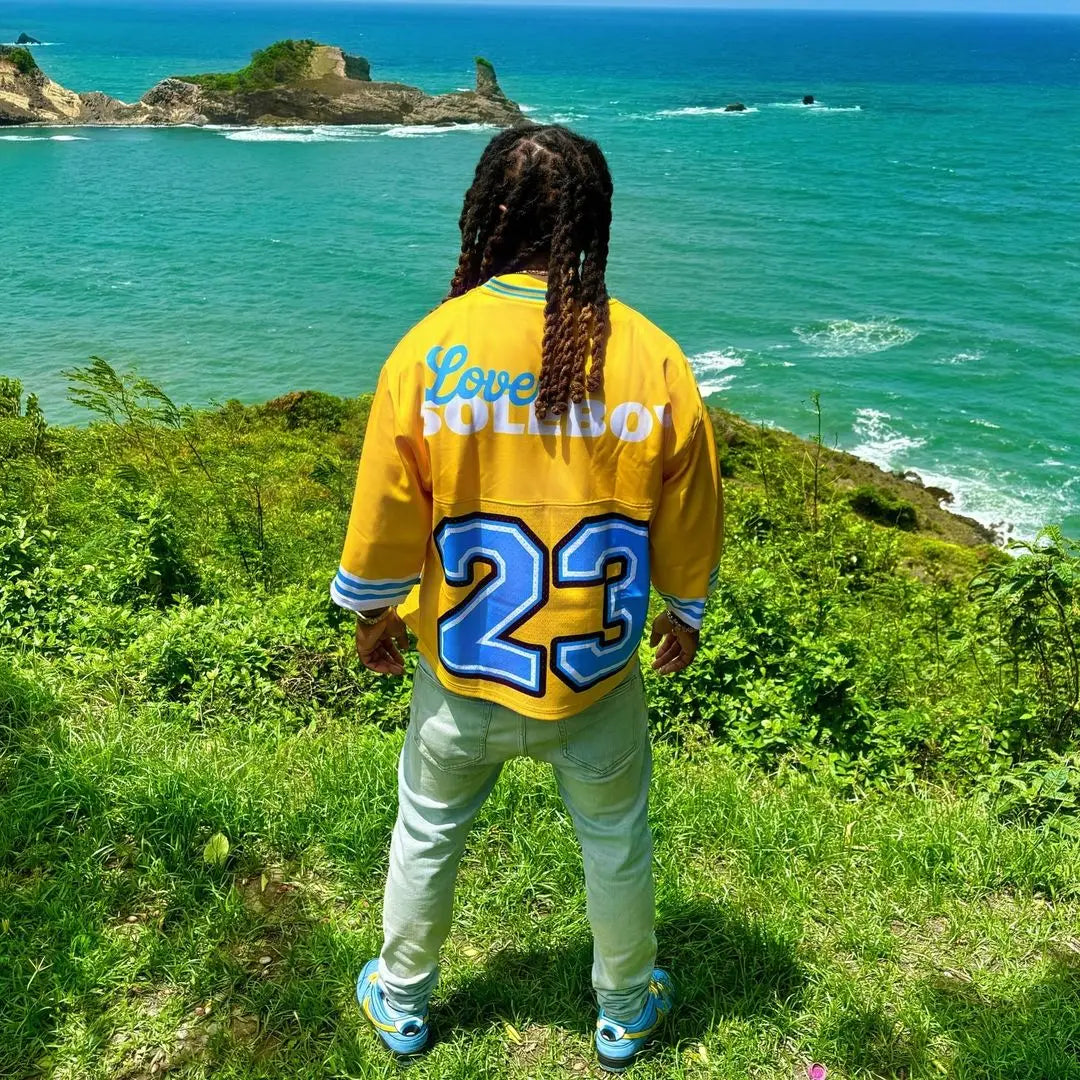 Hip Hop Men Monogrammed Jersey Yellow Character Design Pattern Vintage Couple Summer Leisure V Neck Breathable and Comfortable