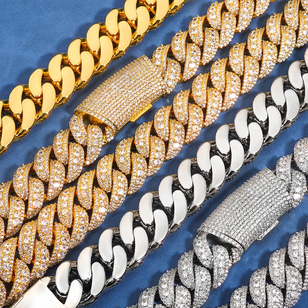 Clear artificial diamonds chain